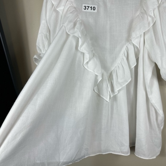 Mustard seed white medium p2p 23-1/2 length 26-1/2 balloon sleeves like new - Picture 7 of 8